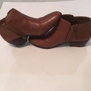 Sam Edelman Petty Ankle Boot Saddle Leather.